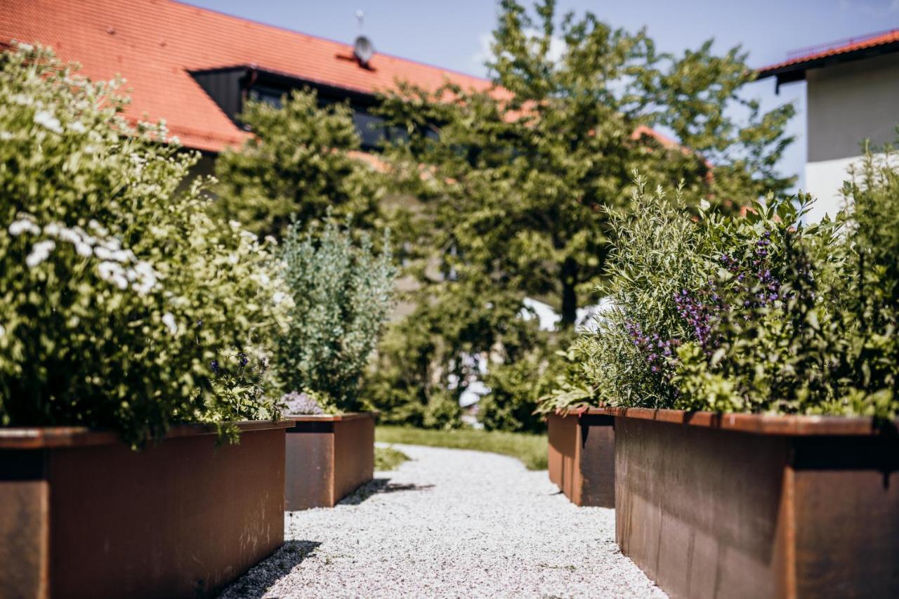 Angermuehle Landgasthof Altenmarkt an der Alz Exterior photo